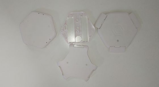Laser que cinzela as peças plásticas decorativas da modelação por injeção do ABS