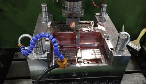 A textura termina serviços plásticos feitos sob encomenda da modelação por injeção P20 718