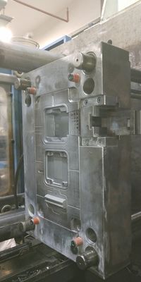 Modelagem por injeção 3D complexa do protótipo pontual da modelagem por injeção da porta 2K