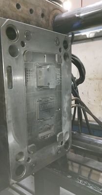 Modelagem por injeção 3D complexa do protótipo pontual da modelagem por injeção da porta 2K